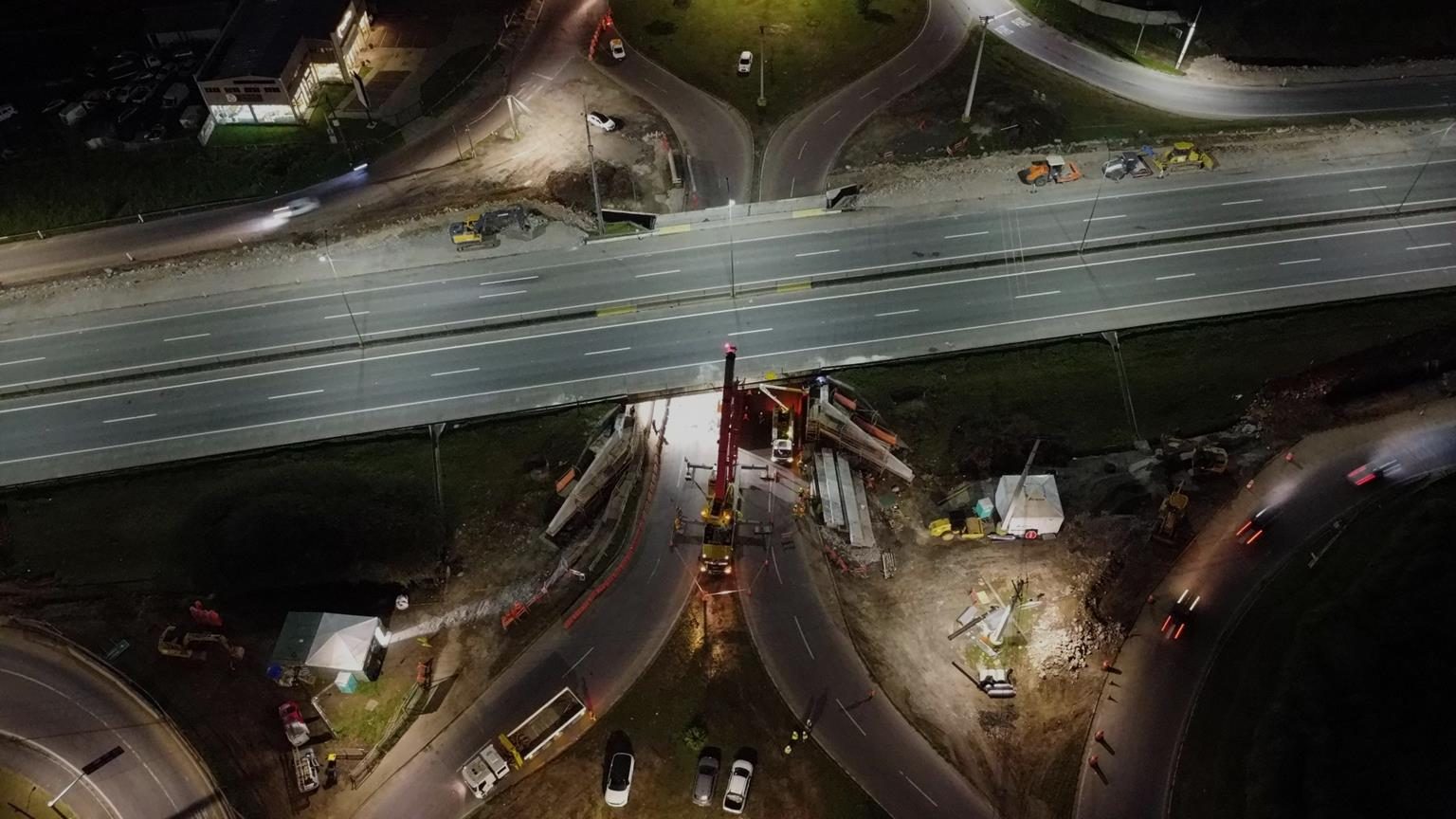 Obra de viaduto executada pelo grupo GFX